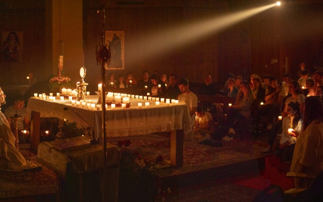 Adoración y retiro de Pentecostés.